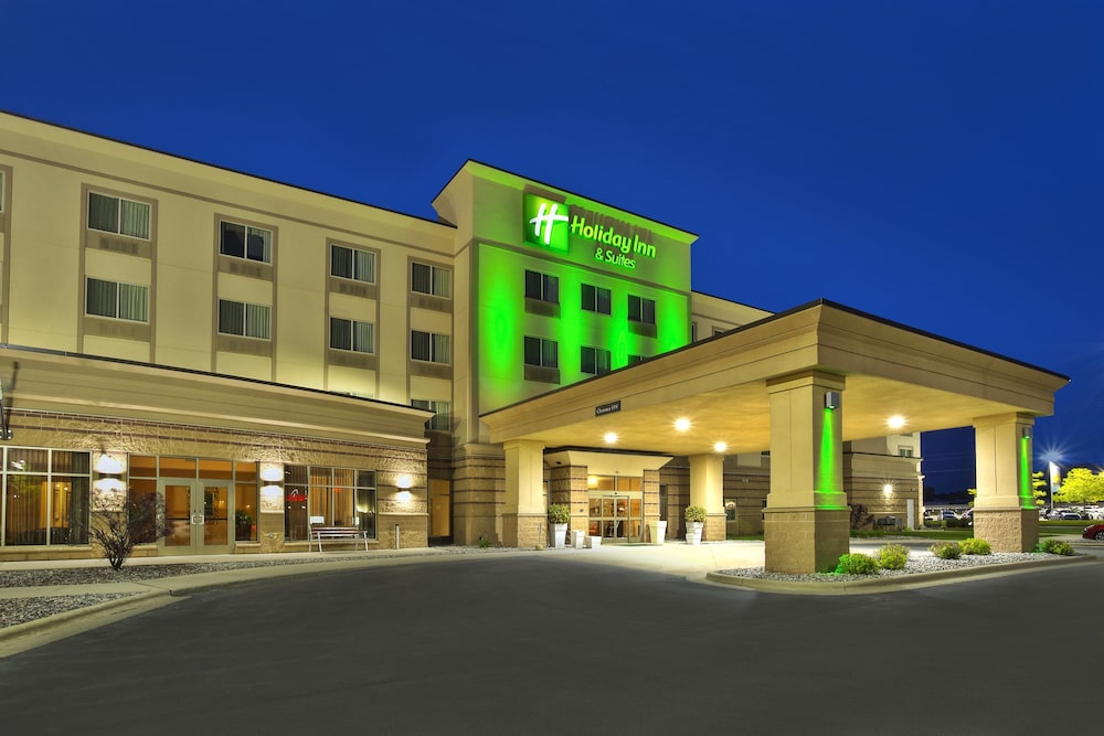 Holiday Inn & Suites Green Bay Stadium by IHG - photo 31