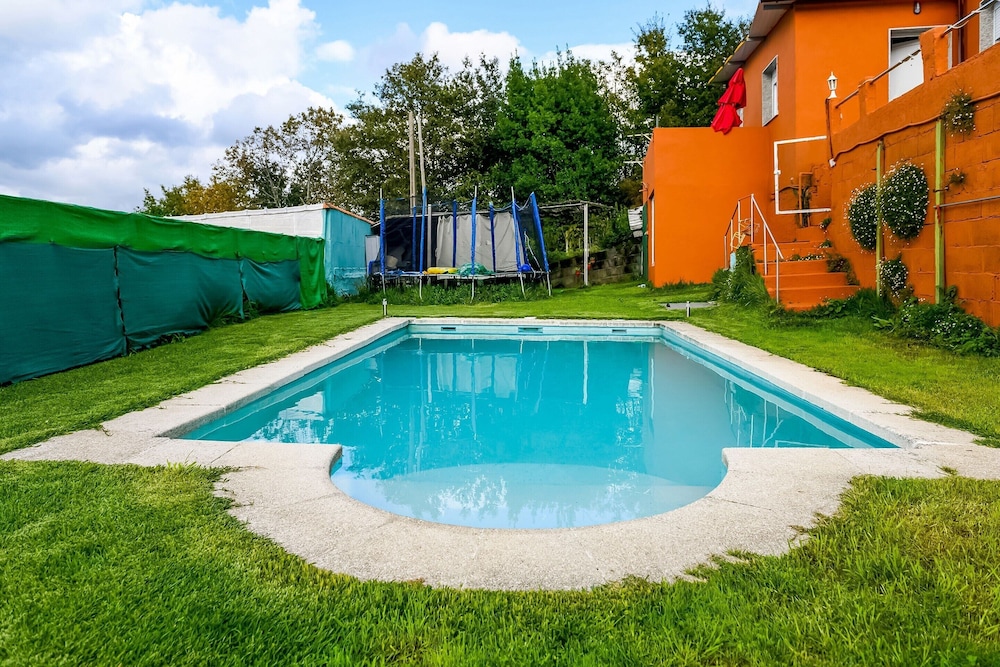 Holiday Home in Redondela with Sea Views — 4-Star Luxury Hotel in Redondela, Spain