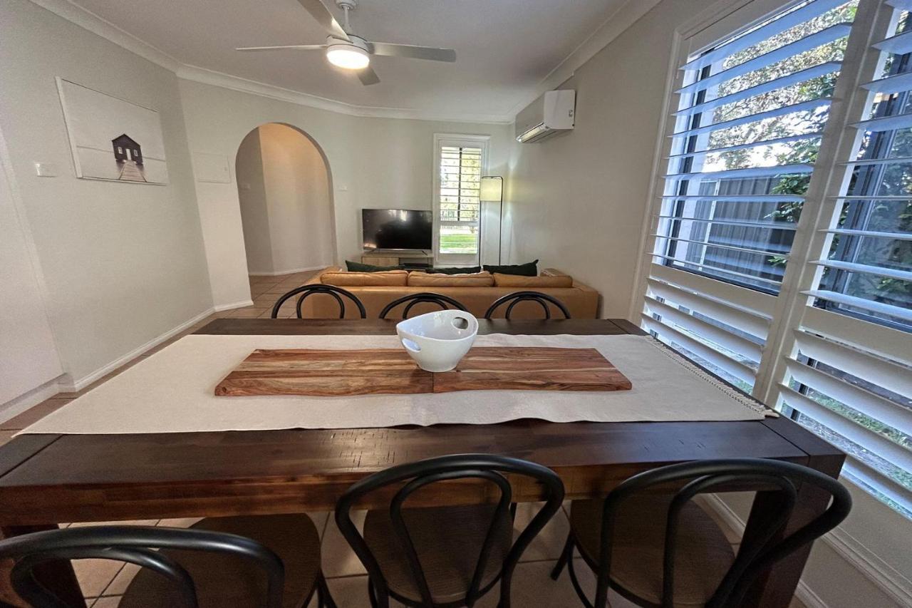 1 94 Rocky Point Rd Duplex with Aircon Wifi and Short Walk To The Sports Club in Fingal Bay, Australia