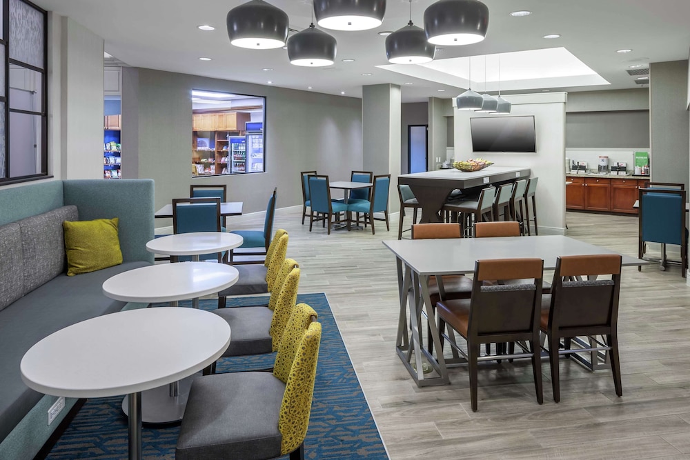 Hampton Inn & Suites Miami Doral Dolphin Mall - photo 36
