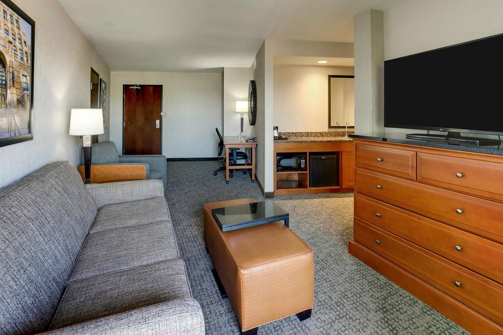 Drury Inn & Suites Phoenix Airport - photo 11