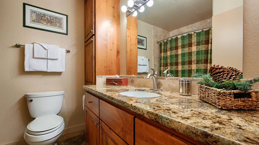 Donner Lake Village Resort - photo 33