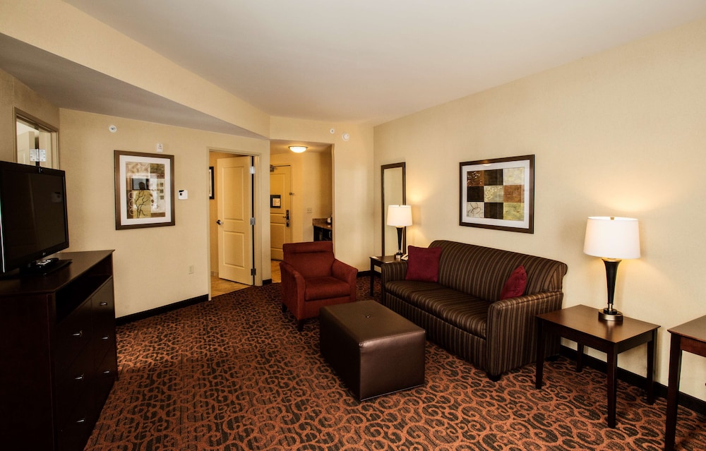 Hampton Inn Marquette Waterfront - photo 22