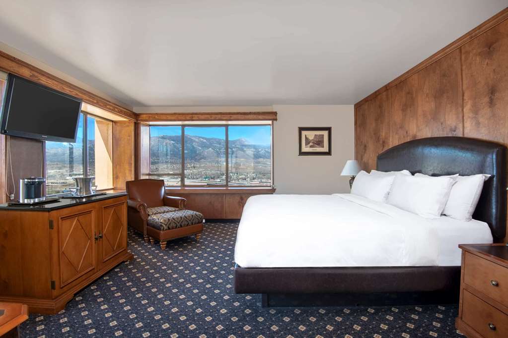 The Antlers a Wyndham Hotel - photo 17