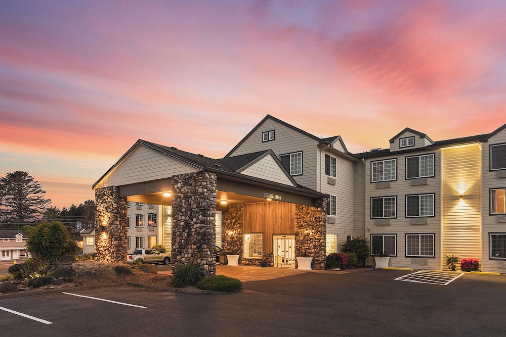 The Ashley Inn & Suites - photo 76