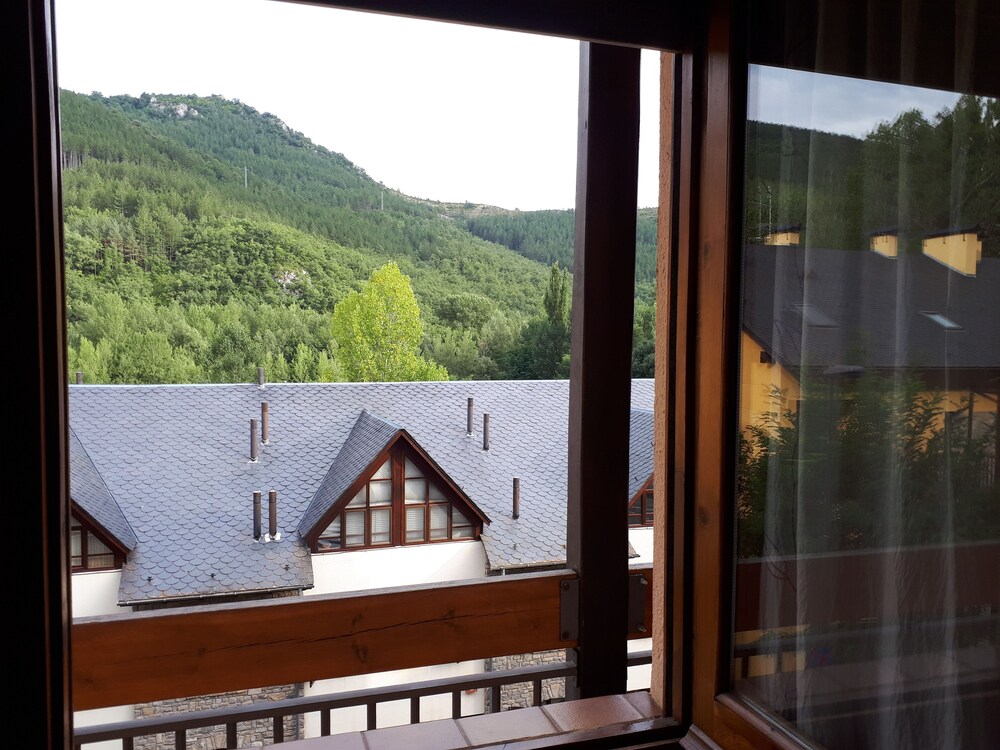 Apartamento Vall Fosca — 4-Star Luxury Hotel in Senterada, Spain