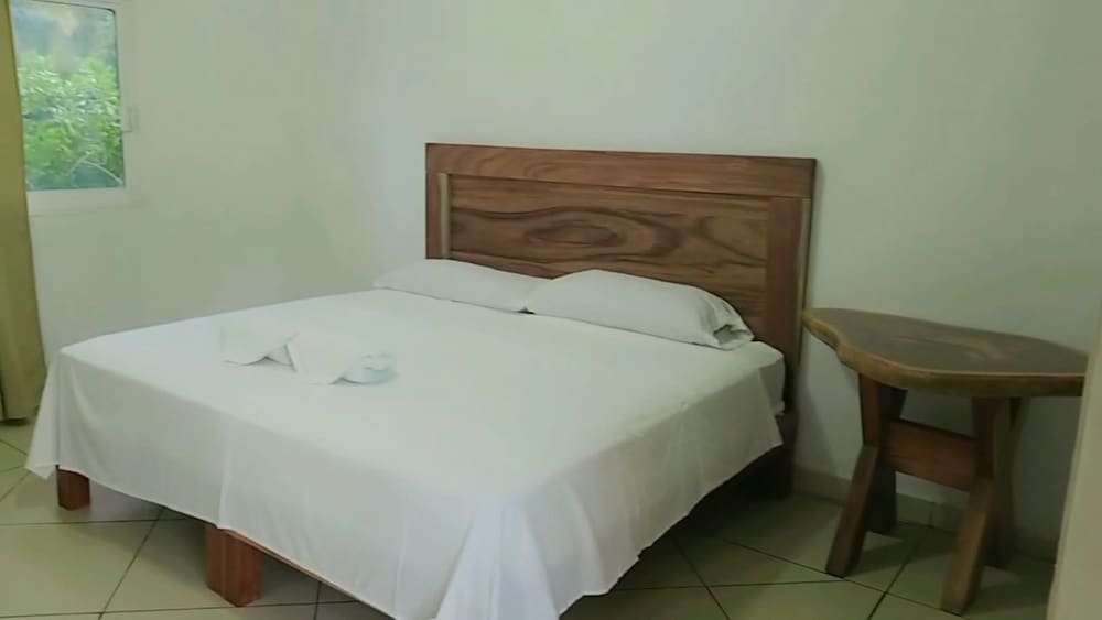 Hotel Y Restaurant Natalia — Copala