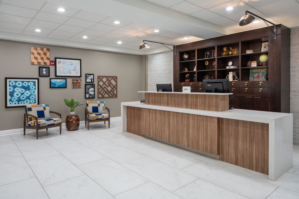 Four Points by Sheraton Alexandria - photo 2