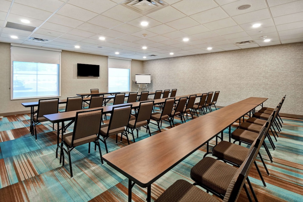 Home2 Suites by Hilton Lagrange - photo 39