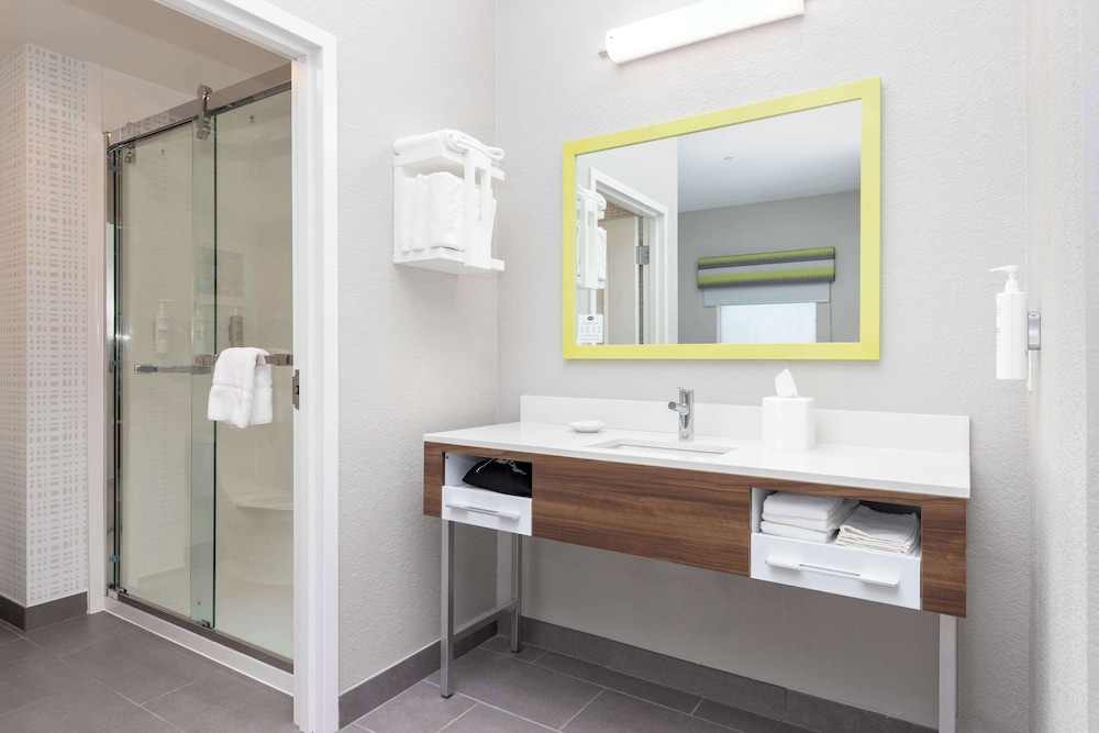 Hampton Inn & Suites Lake Jackson Clute - photo 22