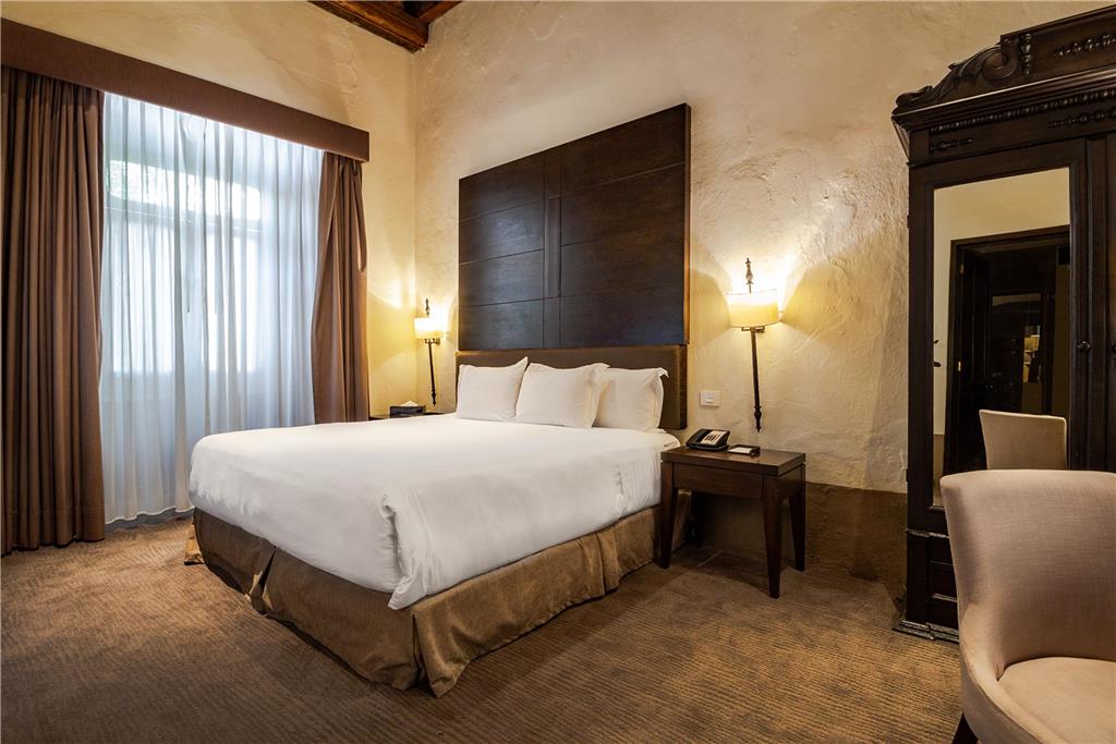 Novicia Suite queen