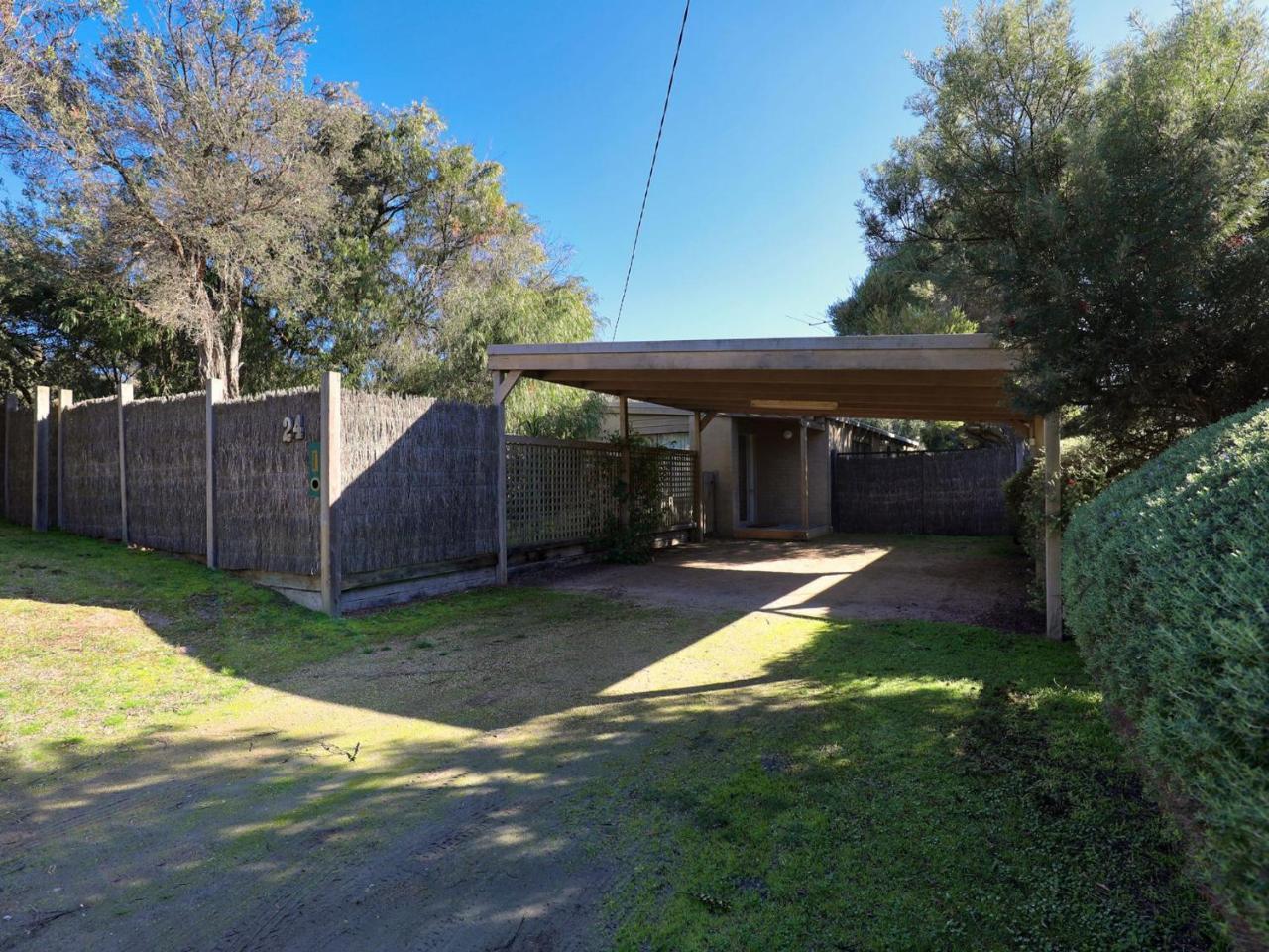 Back Beach Hideaway in Blairgowrie, Australia