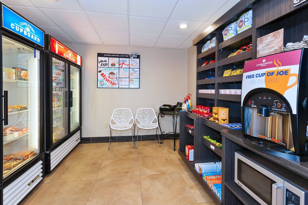 Candlewood Suites Polaris by IHG - photo 22