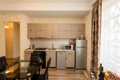 City Center Luxe Apartment