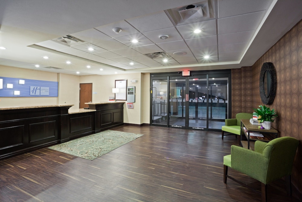 Holiday Inn Express Hotel and Suites Deming Mimbres Valley - photo 32