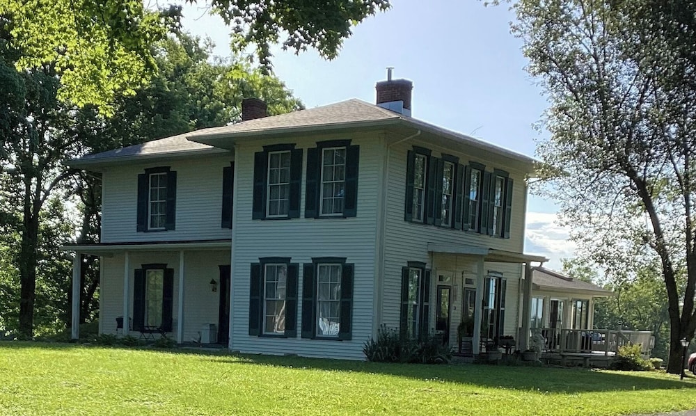 Regina S Country Livin — Louisville