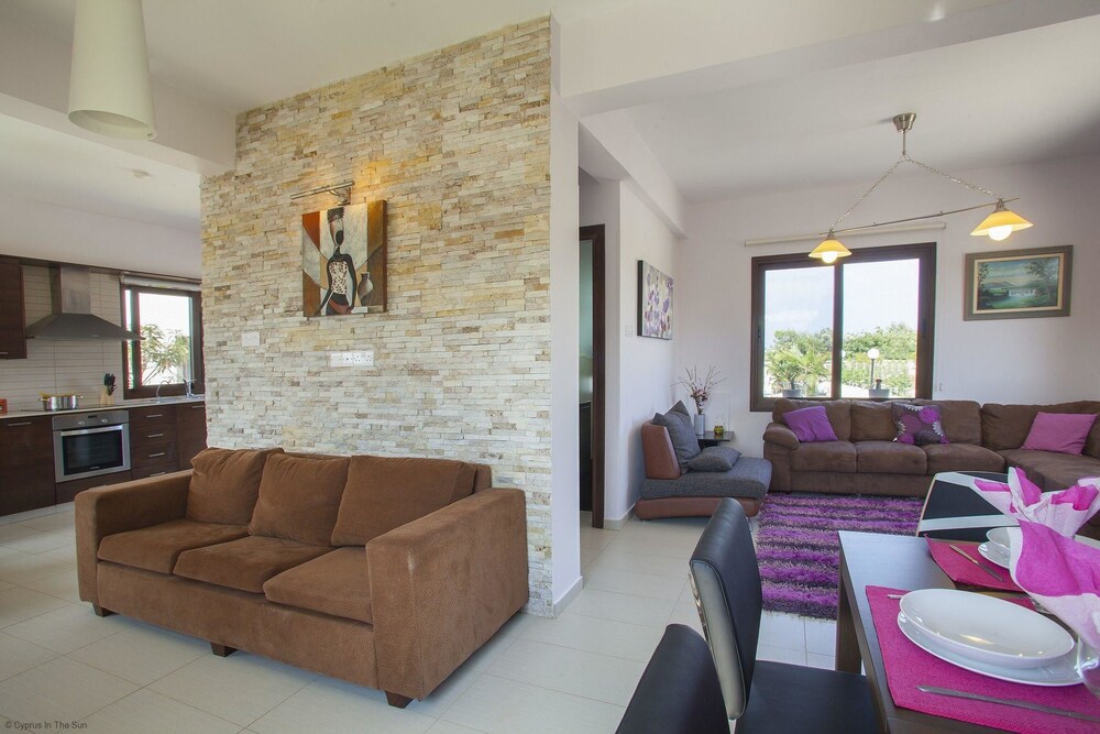 Villa Grecian 1 Platinum