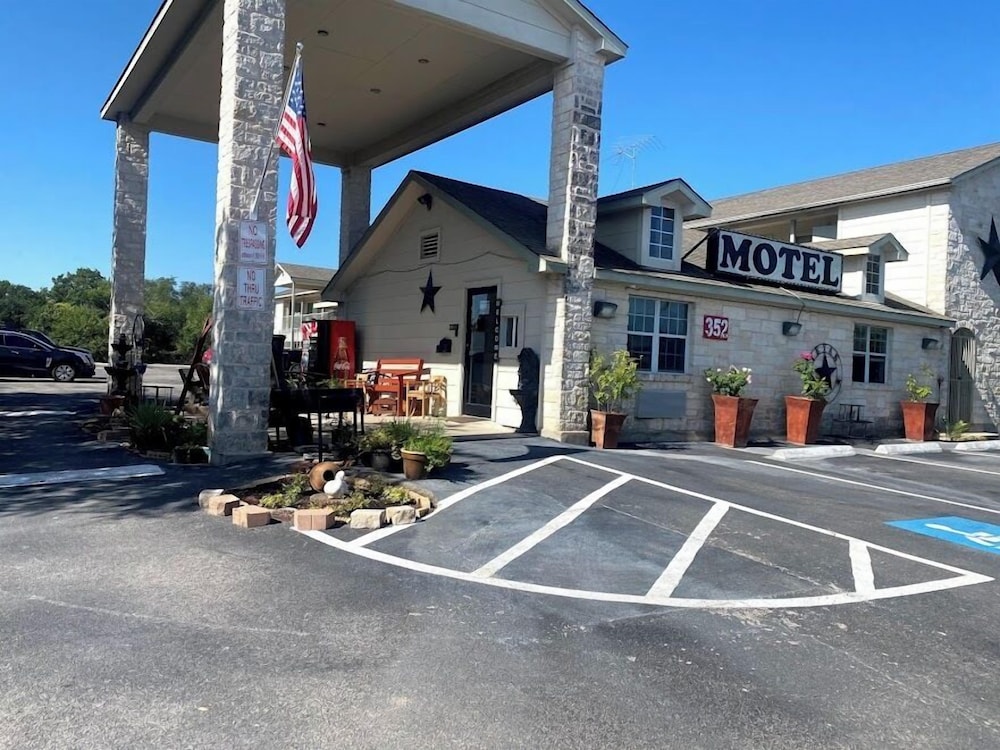 Cedar Creek Inn - photo 52