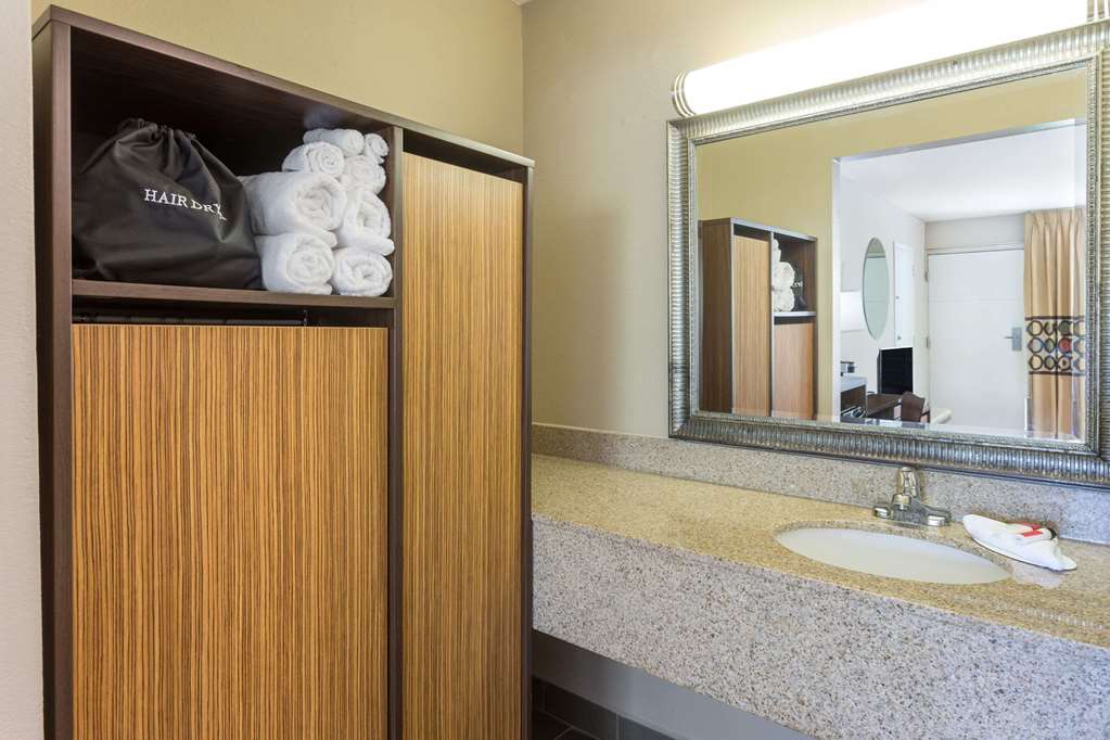 Super 8 by Wyndham Asheville Airport - photo 9
