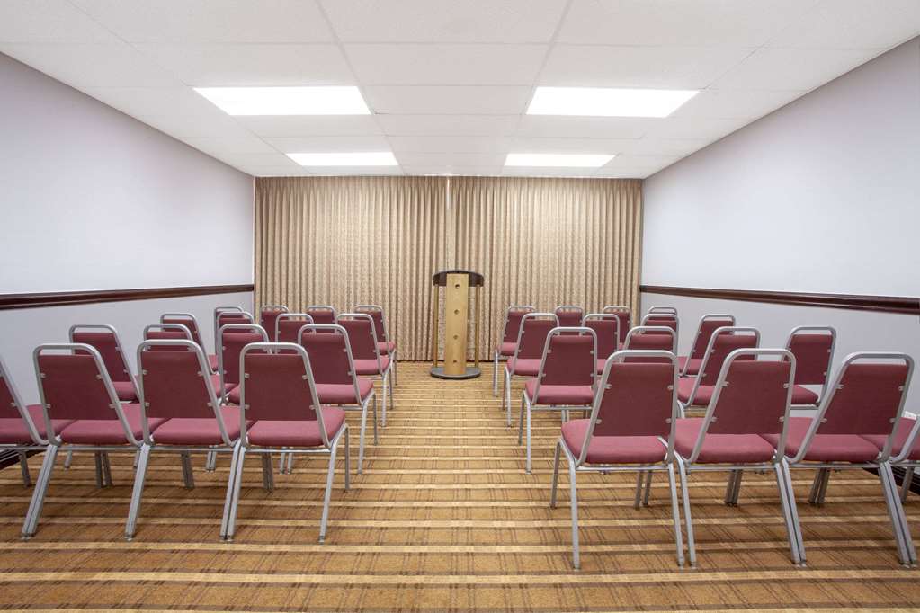 Ramada by Wyndham Davenport Orlando South - photo 24