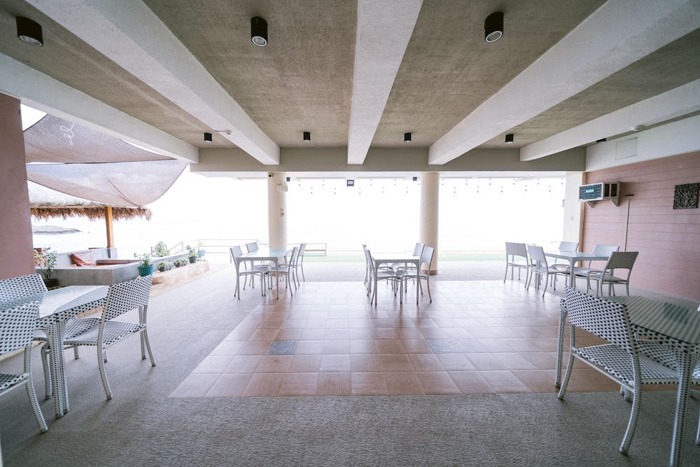 The Assemblage Point Resort - carbon neutral hotel in San Joaquin