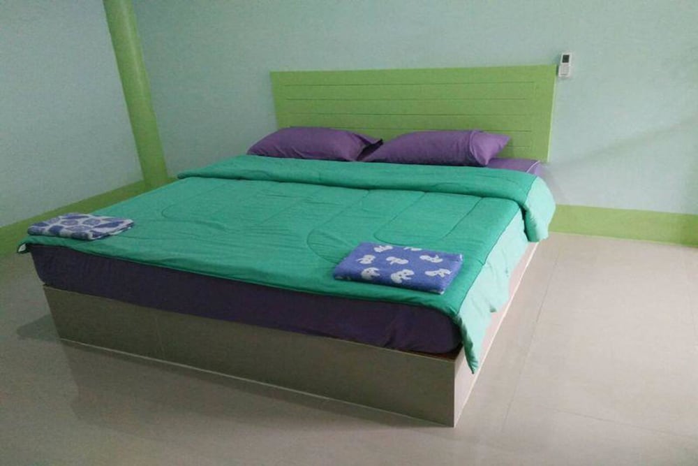Choosri Resort — Ban Ko Lan