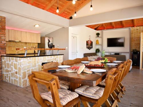 Holiday Home Maja by Interhome — 4-Star Luxury Hotel in Donji Prolozac, Croatia
