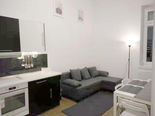 E34 — 4-Star Luxury Hotel in Budapest, Hungary