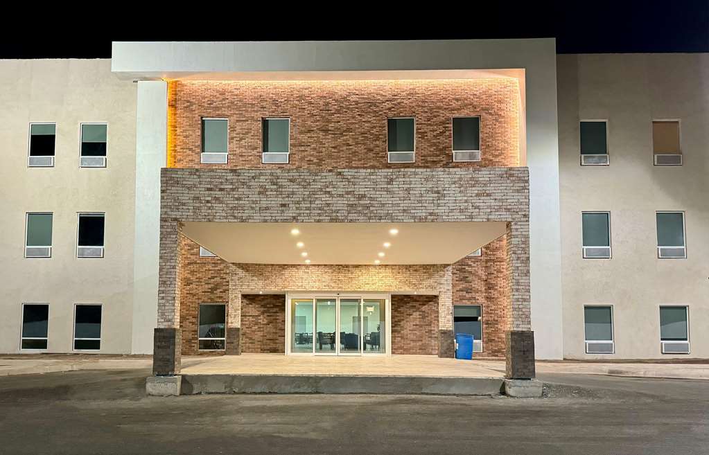 Discover a perfect balance of style and comfort at BW Plus Sacramento in Chihuahua