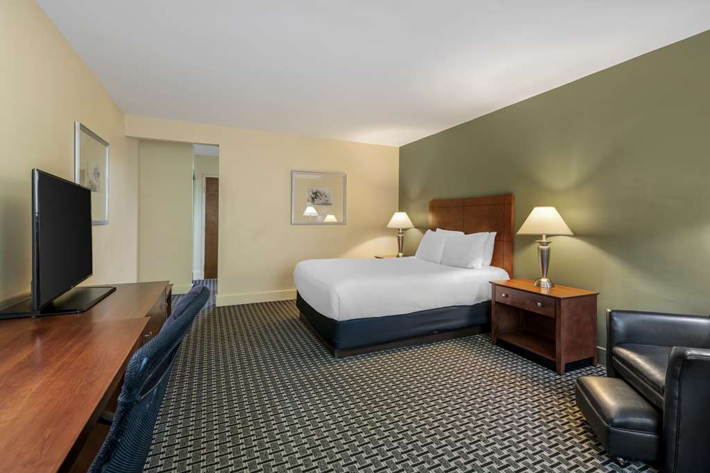 Best Western Plus Brunswick Bath - photo 20