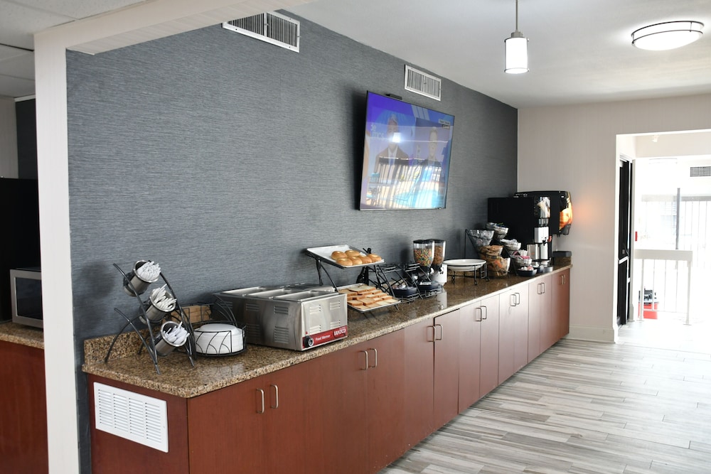 Baymont by Wyndham Macon I 75 - photo 22