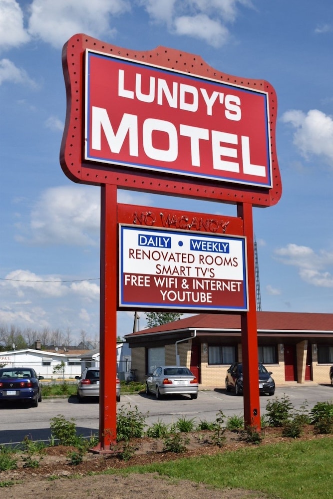 Lundy’s Motel in Niagara Falls, Canada
