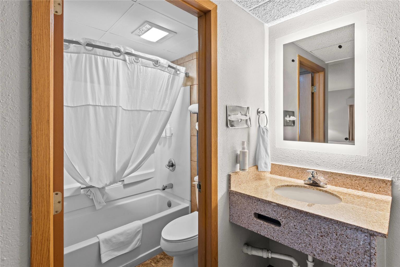 Days Inn by Wyndham Ames - photo 12