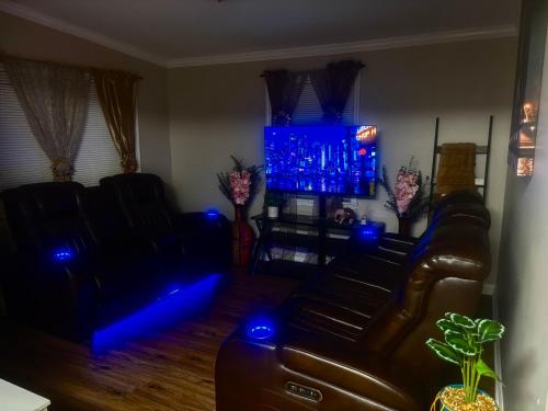 LED Lighting Reclining Sofas Cozy 3 Bedroom Home — 4-Star Luxury Hotel in Jacksonville, United States