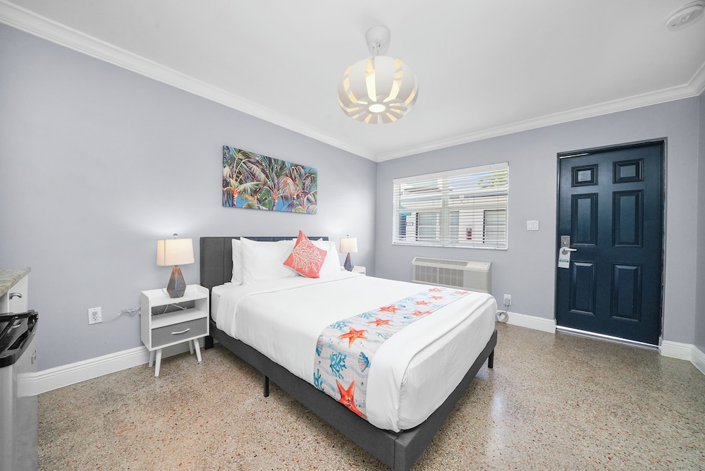 Hollywood Beach Suites - photo 6