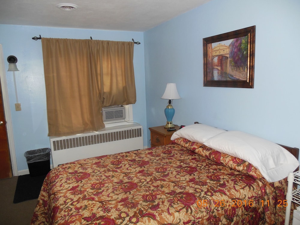 The Evergreen Motel - photo 56