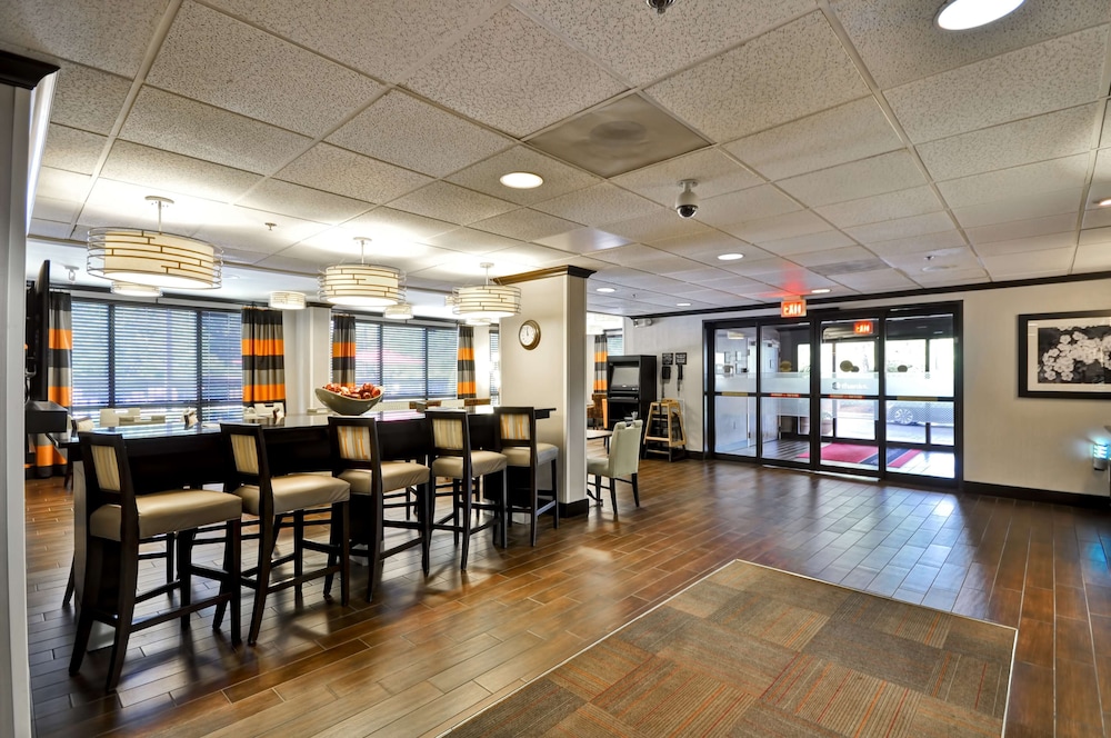 Hampton Inn Kansas City Overland Park - photo 11