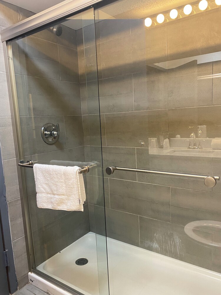 Hotel 10 Extended Stay - photo 24