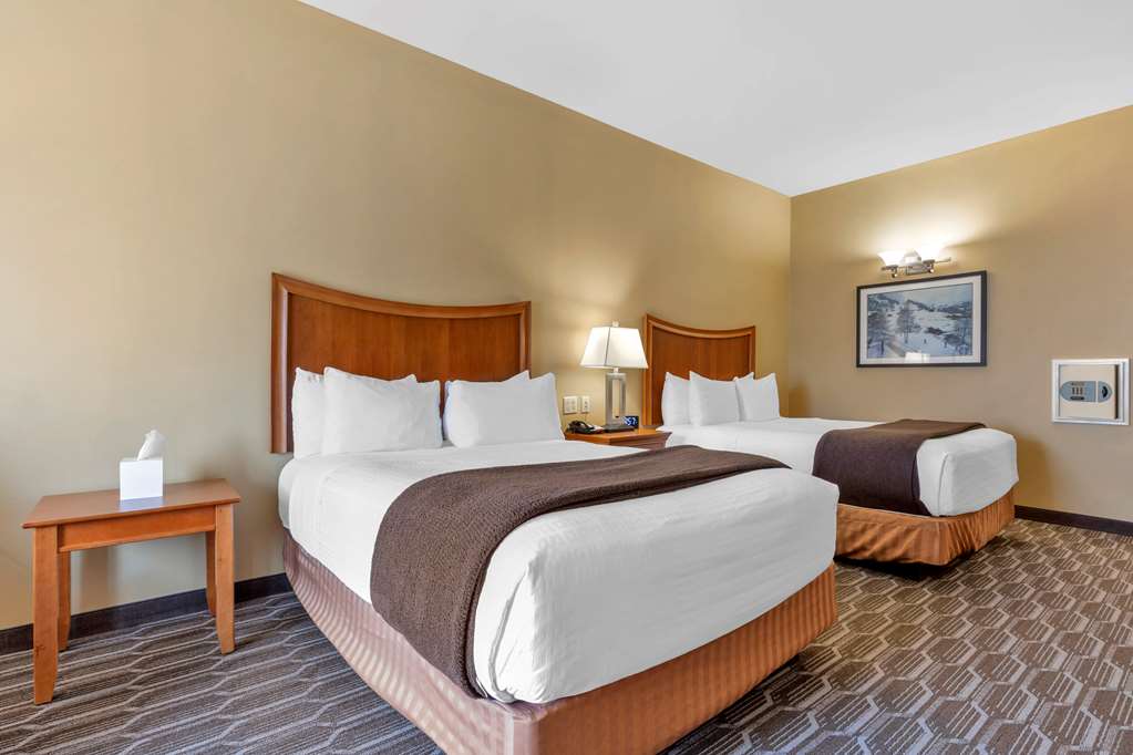 Best Western Plus Swiss Chalet Hotel & Suites - photo 35