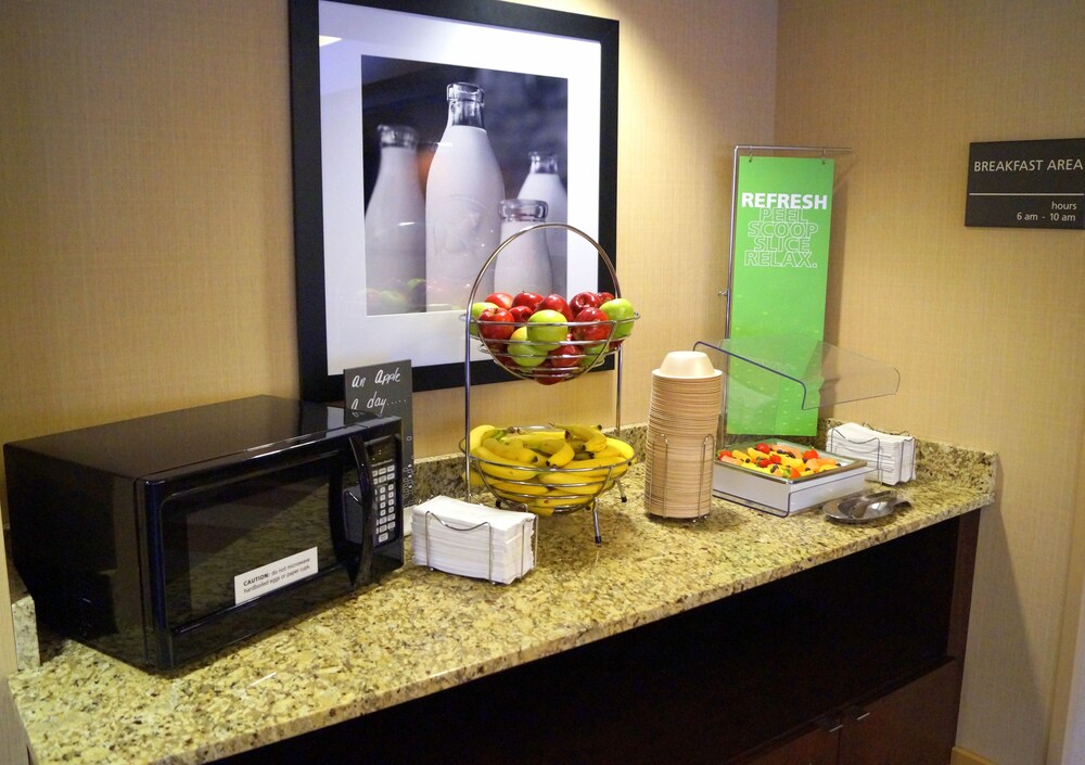 Hampton Inn Altoona - photo 31