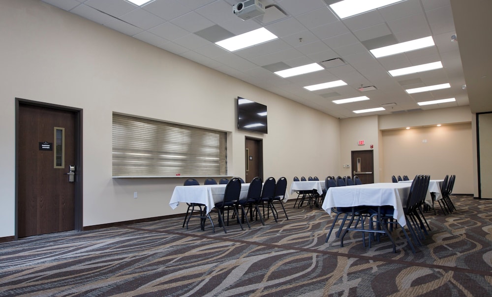Cobblestone Inn & Suites Boone - photo 54