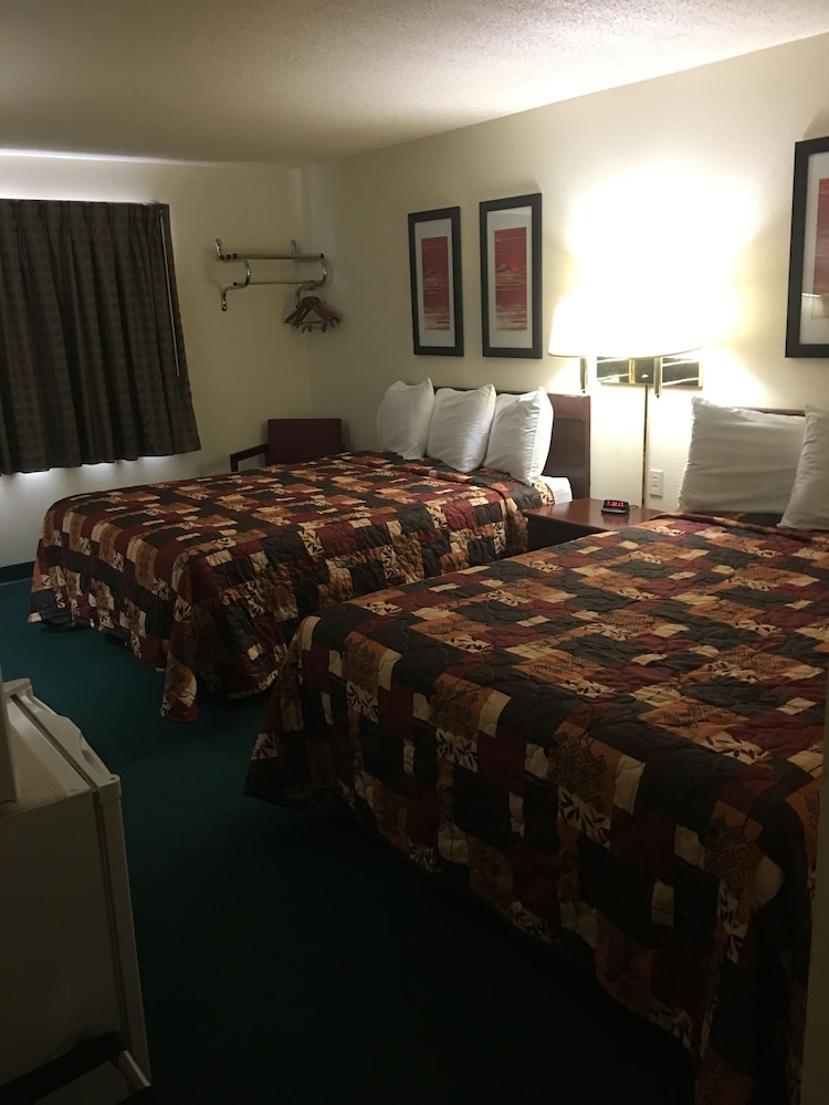 Mobridge Kountry Inn - photo 4