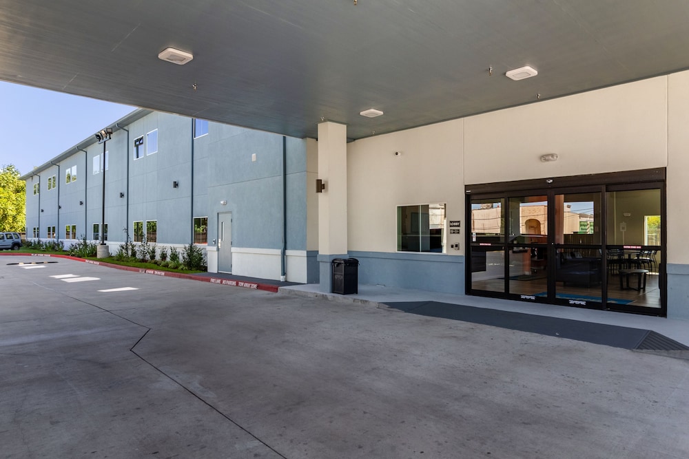 Scottish Inns & Suites Houston TX - photo 40