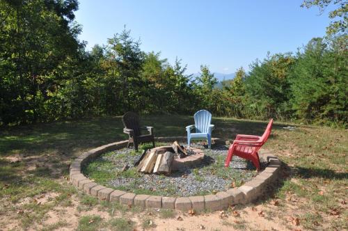 Bruins Den — Bryson City — photo 4