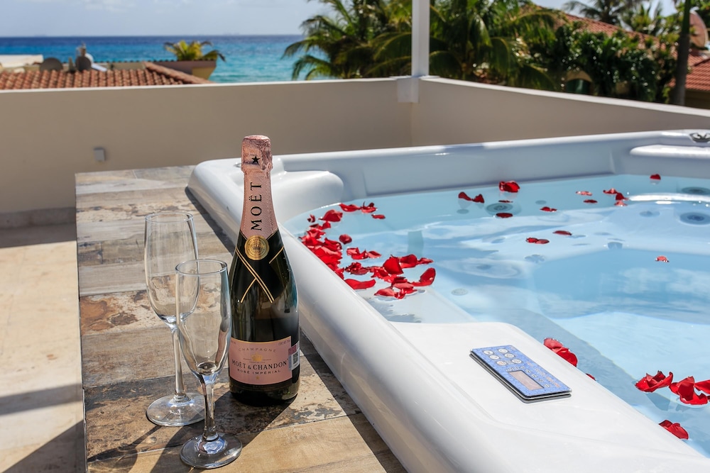 Villa Unica by Playa Moments — 4-Star Luxury Hotel in Playa Del Carmen, Mexico