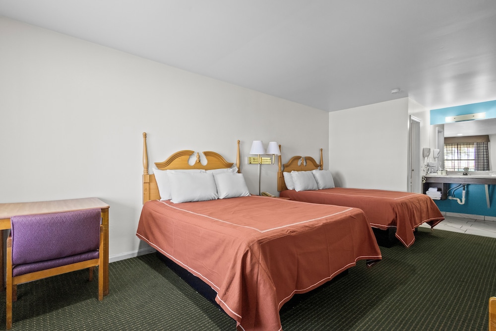 Capital O First Heritage Inn Rantoul IL I 57 - photo 22