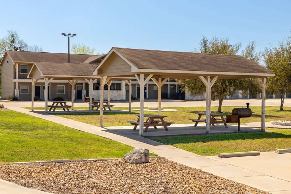 Eagle's Den Three Rivers Texas a Travelodge by Wyndham - photo 25