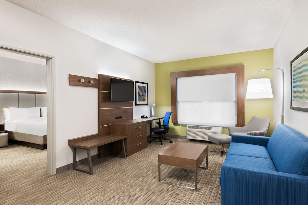 Holiday Inn Express & Suites Columbus Airport East by IHG - photo 19