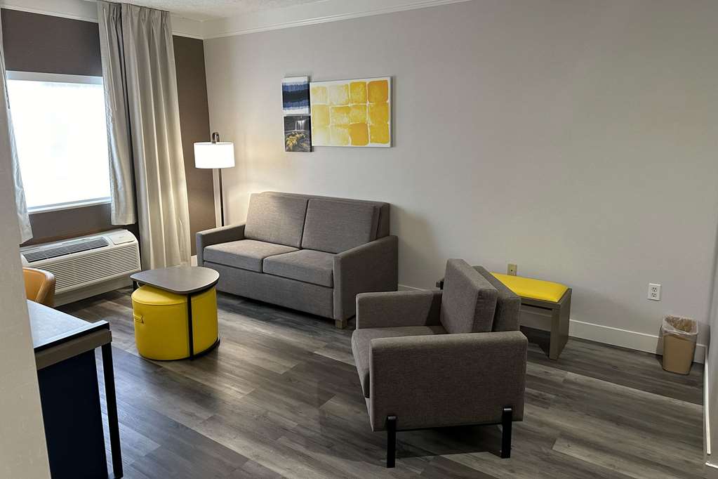 Comfort Suites Clackamas - photo 16