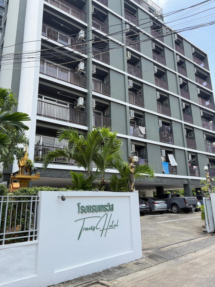 OYO 75446 Travis Inthamara 49 - last minute hotel in Bangkok